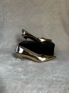 Marc Fisher Metallic Gold Pointed Pumps